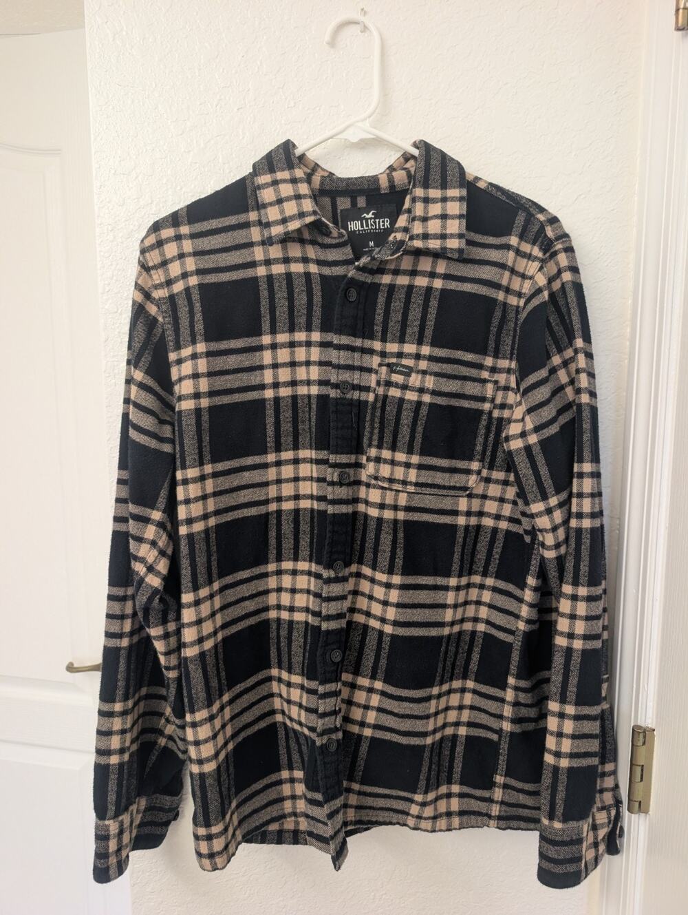 VINTAGE Hollister Men's Flannel Button-Up Shirt MEDUIM Black Brown Plaid